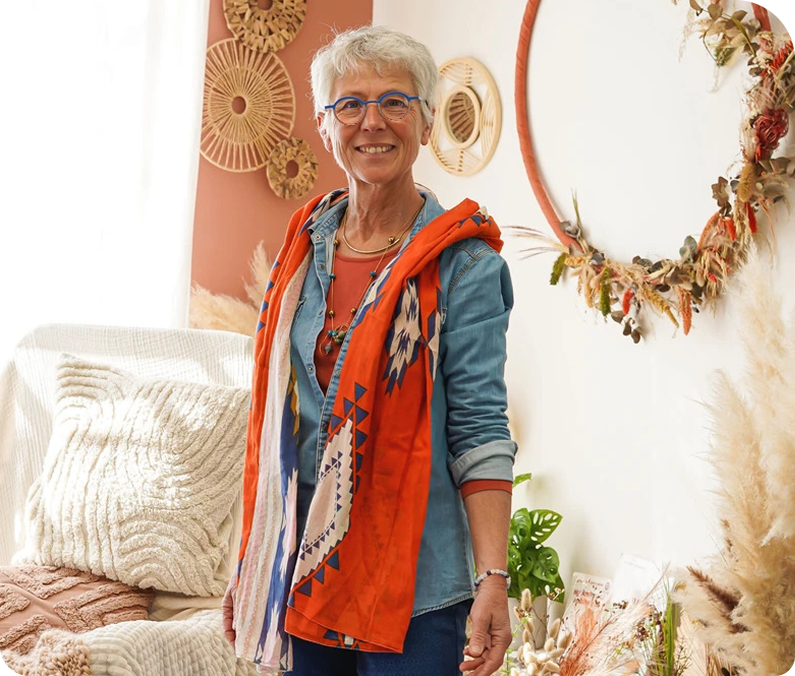 Marie-Hélène Reymbaut, debout